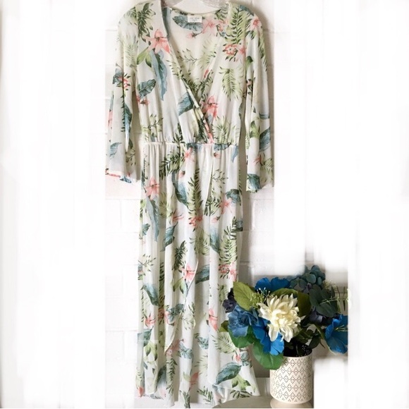 Ivy Rose Dresses & Skirts - Ivy Rose Beautiful flowy sheer long dress 🌼🌸🌞🪷🌿